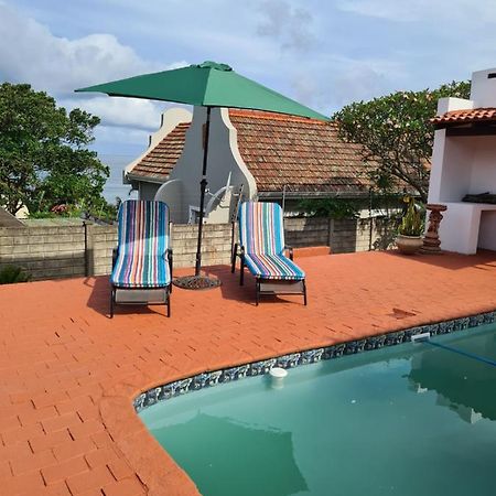 Indaba Manor On 413 Owen Ellis Dr Hotel Port Edward Kültér fotó