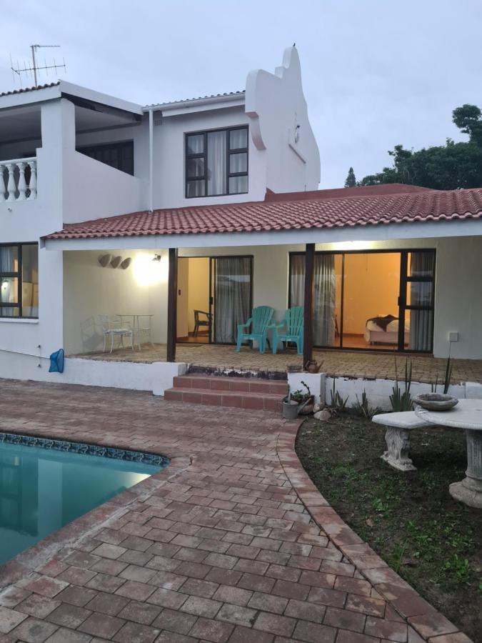 Indaba Manor On 413 Owen Ellis Dr Hotel Port Edward Kültér fotó