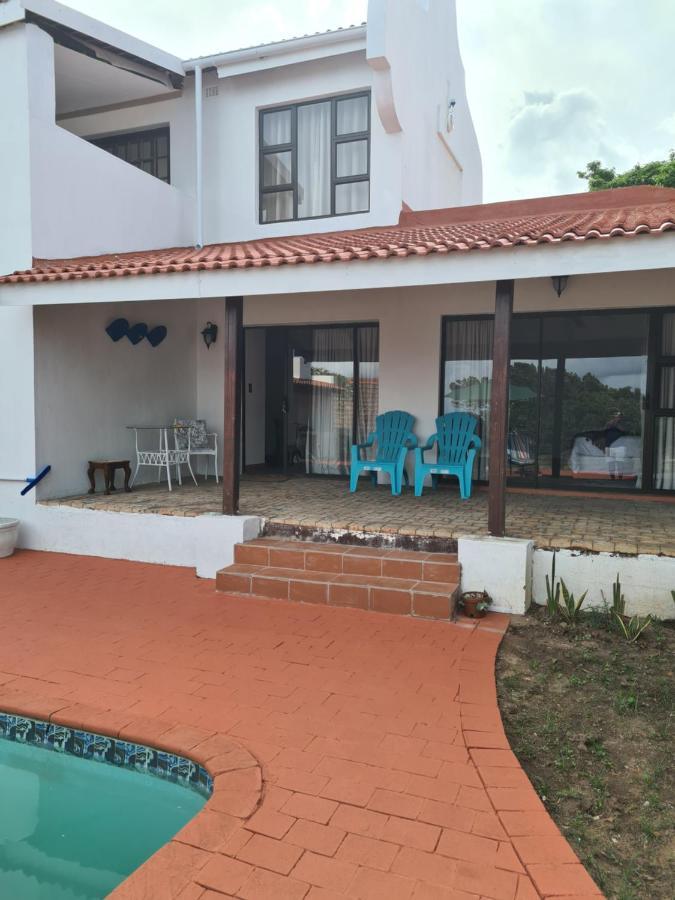 Indaba Manor On 413 Owen Ellis Dr Hotel Port Edward Kültér fotó