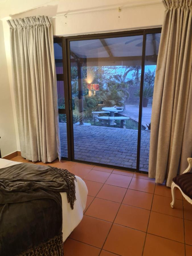 Indaba Manor On 413 Owen Ellis Dr Hotel Port Edward Kültér fotó