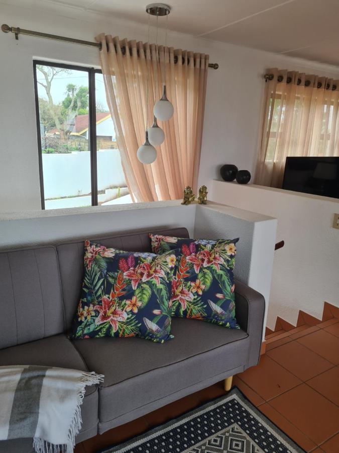 Indaba Manor On 413 Owen Ellis Dr Hotel Port Edward Kültér fotó